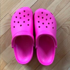 Women’s hot pink crocs